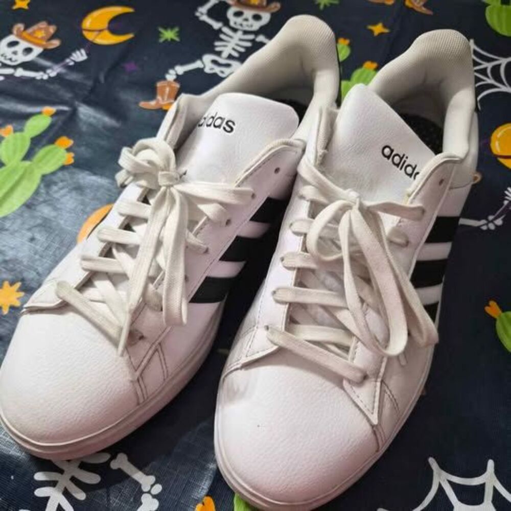 Men's Size 10 Adidas White Sneakers Tennis Shoes